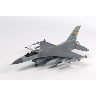 Tamiya 300060788 1:72 F-16CJ Fighting Falcon m