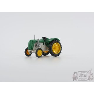 Mehlhose 10102 Traktor Famulus, grn/grau-gelbe Felgen Massstab: H0