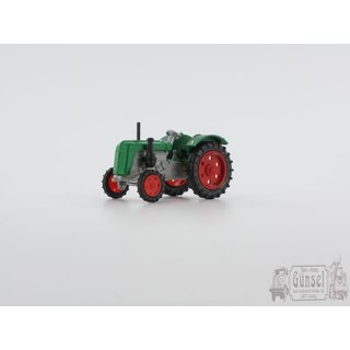 Mehlhose 10105 Traktor Famulus, grn/grau-rote Felgen Massstab: H0