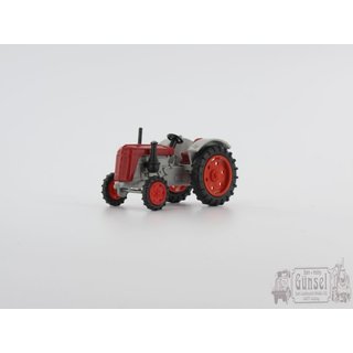 Mehlhose 10106 Traktor Famulus, rot/grau-rote Felgen Massstab: 1:87