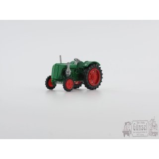 Mehlhose 10121 Traktor Famulus, grn/rote Felgen Massstab: 1:87