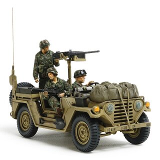 Tamiya 300035332 1:35 US M151A2 Transporter Gr