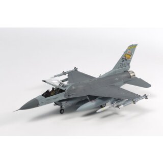 Tamiya 300060788 1:72 F-16CJ Fighting Falcon m