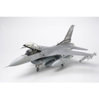 Tamiya 300061101 1:48 Lockheed Martin F-16C Bl