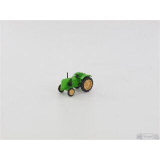 Mehlhose 10132 Traktor Famulus, hellgrün/gelbe Felgen Massstab: 1:87