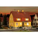 KIBRI 38160 H0 Wohnhaus mit Mansarde Massstab: H0