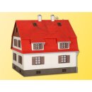 KIBRI 38164 H0 Wohnhaus mit Giebelausbau Massstab: H0