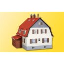 KIBRI 38164 H0 Wohnhaus mit Giebelausbau Massstab: H0