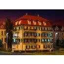 KIBRI 38354 H0 Mehrfamilienhaus mit Balko Massstab: H0