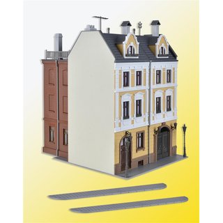 KIBRI 38389 H0 Stadthaus mit Fabrikanbau Massstab: H0