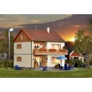 KIBRI 38723 H0 Zweifamilienhaus Massstab: H0