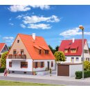 KIBRI 38748 H0 Einfamilienhaus mit Terass Massstab: H0