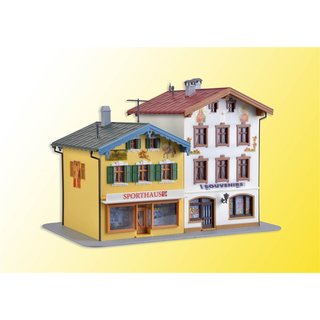 KIBRI 38820 H0 Sporthaus u. Souvenir in Tölz Massstab: H0