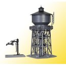 KIBRI 39328 H0 Wasserturm mit Befüllkran Massstab: H0