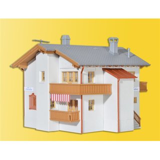 KIBRI 48817 H0 Haus Surselva in Davos ink