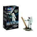 Revell 03702 Apollo 11 Astronaut on the Moon...