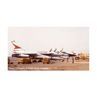 *Herpa 570749 Convair B-58A Hustler USAF Maßstab: 1:200