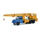 Schuco 450285100 Tatra T148 Kranwagen, blau/gelb...