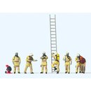 Preiser 10774 Feuerwehrleute in moderner Einsatzkleidung...