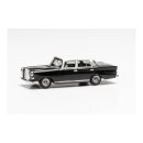 *Herpa 430739-002 Mercedes Benz  200 Heckflosse,...