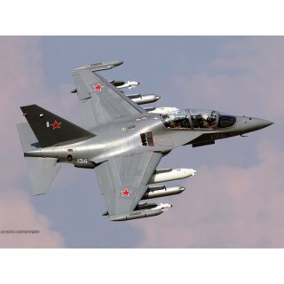Revell 03828 Yak - 130  Maßstab 1:72
