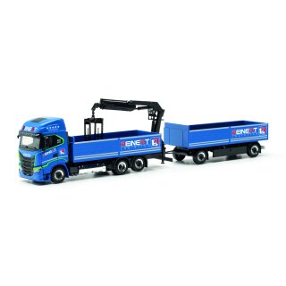 Herpa 315265 Iveco S-Way LNG Pritschen-Hängerzug mit Ladekran, Reinert Logistic Maßstab 1:87