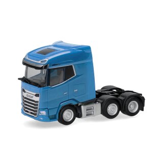Herpa 318983-002 DAF XG Zugmaschine 3achs (6x2), lichtblau Maßstab 1:87