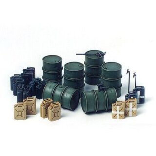 Tamiya 300035186 1:35 Diorama-Set Dt. Fässer&K