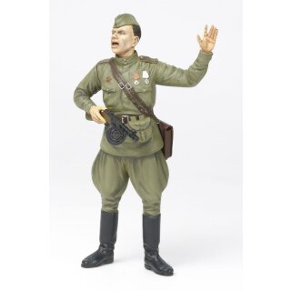 TAM/ZV/DR 300036314 1:16 Figur Russischer Kommandant Massstab: 1:16