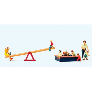 PREISER 10587 Spielende Kinder. Wippe, Sand Massstab: H0