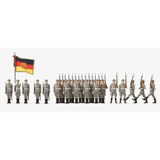 PREISER 16593 Wachaufzug der NVA. DDR Massstab: H0