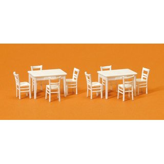 PREISER 17217 2 Tische, 8 Stuehle. Materialfarbe weiss Massstab: H0