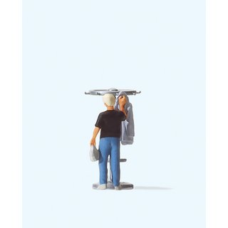 PREISER 28142 Mann, Jacke aufhaengend Massstab: H0