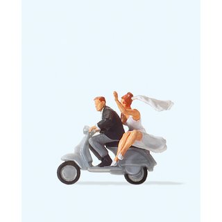 PREISER 28150 Brautpaar auf  Vespa Roller Massstab: H0