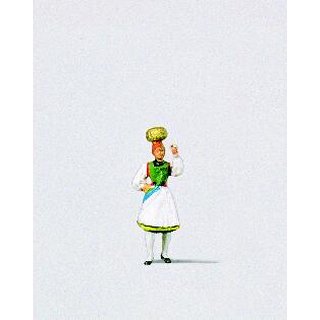PREISER 29024 Frau in Uracher Tracht Massstab: H0