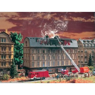 Vollmer 43785 H0 Brennendes Finanzamt mit F